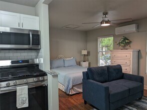 418 Waco Ave in League City, TX - Building Photo - Building Photo