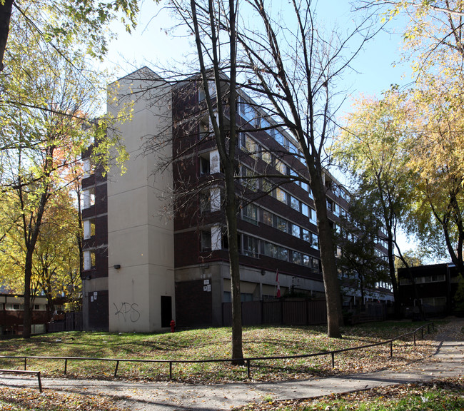 Atkinson Apartments in Toronto, ON - Building Photo - Building Photo