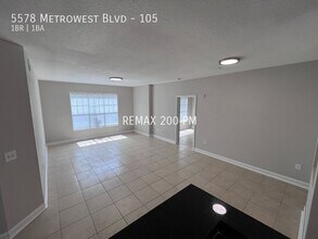 5578 Metrowest Blvd in Orlando, FL - Building Photo - Building Photo
