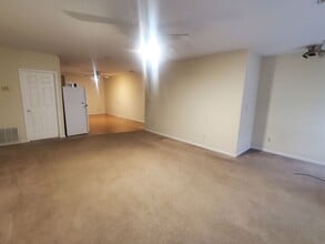 127 N Jefferson St in Mount Pleasant, IA - Building Photo - Building Photo