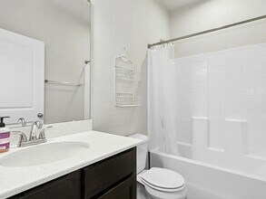 3645 Water Mist Ln, Unit Townhome in Raleigh, NC - Foto de edificio - Building Photo