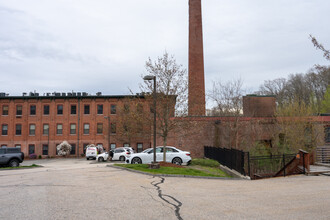 Kettle Brook Lofts in Worcester, MA - Foto de edificio - Building Photo