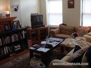 1801 Beacon St in Brookline, MA - Foto de edificio - Building Photo