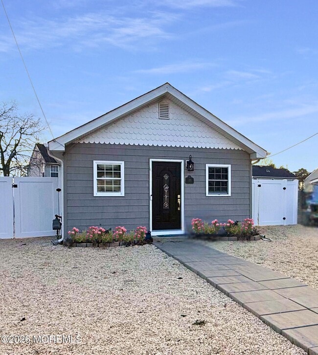 property at 170 Cherry Quay Rd