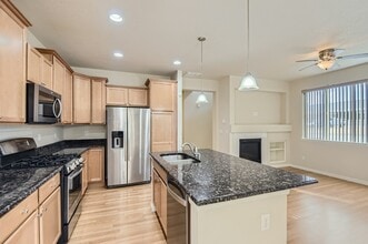 9090 E Phillips Ln in Centennial, CO - Building Photo - Building Photo