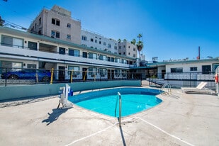 Royal Viking in Los Angeles, CA - Building Photo