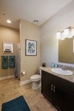 Deacon Place Apartments in Winston-Salem, NC - Foto de edificio - Building Photo