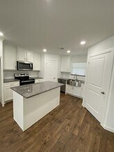 408 E Day St in Denison, TX - Building Photo - Building Photo