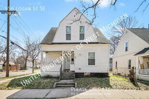 956 Logan St SE in Grand Rapids, MI - Building Photo