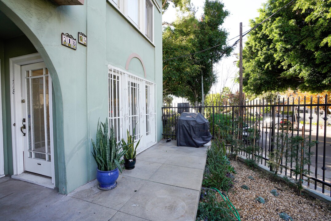 718 N Hoover St, Unit 718.5 in Los Angeles, CA - Building Photo