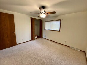 610 12th Ave S in Onalaska, WI - Building Photo - Building Photo