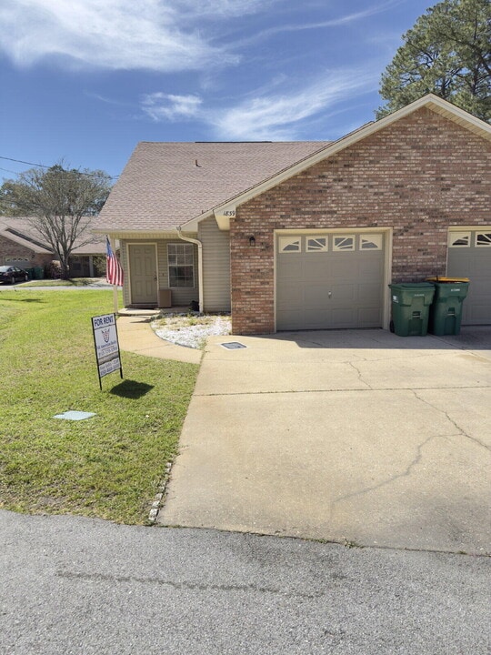 1839 Sod Dr in Fort Walton Beach, FL - Building Photo