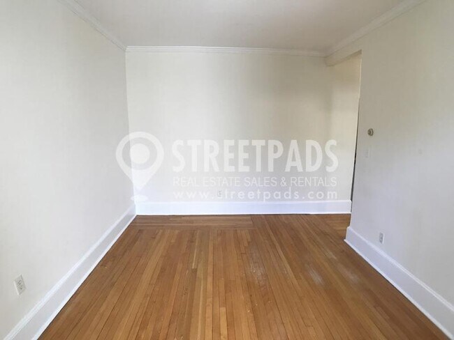 21 Fairbanks St in Brookline, MA - Building Photo - Building Photo