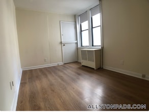 1135 Commonwealth Ave, Unit 7 in Boston, MA - Building Photo - Building Photo