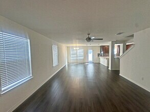 4878 Via Sonoma Trail in Converse, TX - Building Photo - Building Photo