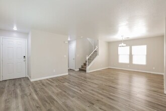 6728 Boston Tea St in Las Vegas, NV - Building Photo - Building Photo