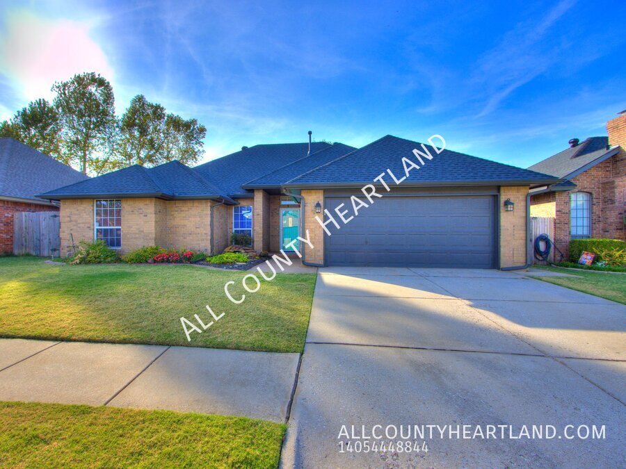 13317 Montego Terrace in Oklahoma City, OK - Building Photo