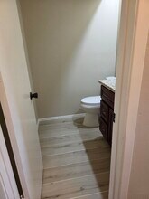 8530 Lake Crystal Dr in Houston, TX - Building Photo - Building Photo