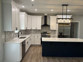 718 S Pleasant Coates Rd in Benson, NC - Building Photo - Building Photo