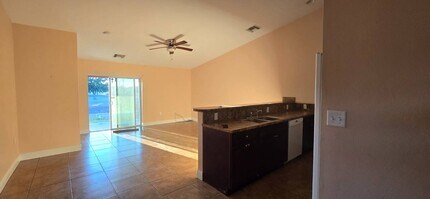 410 Piper Ave in Lehigh Acres, FL - Building Photo - Building Photo