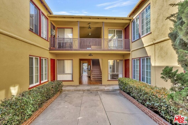 3559 Sawtelle Blvd in Los Angeles, CA - Building Photo - Building Photo