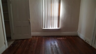 211 E Washington St in Champaign, IL - Building Photo - Building Photo