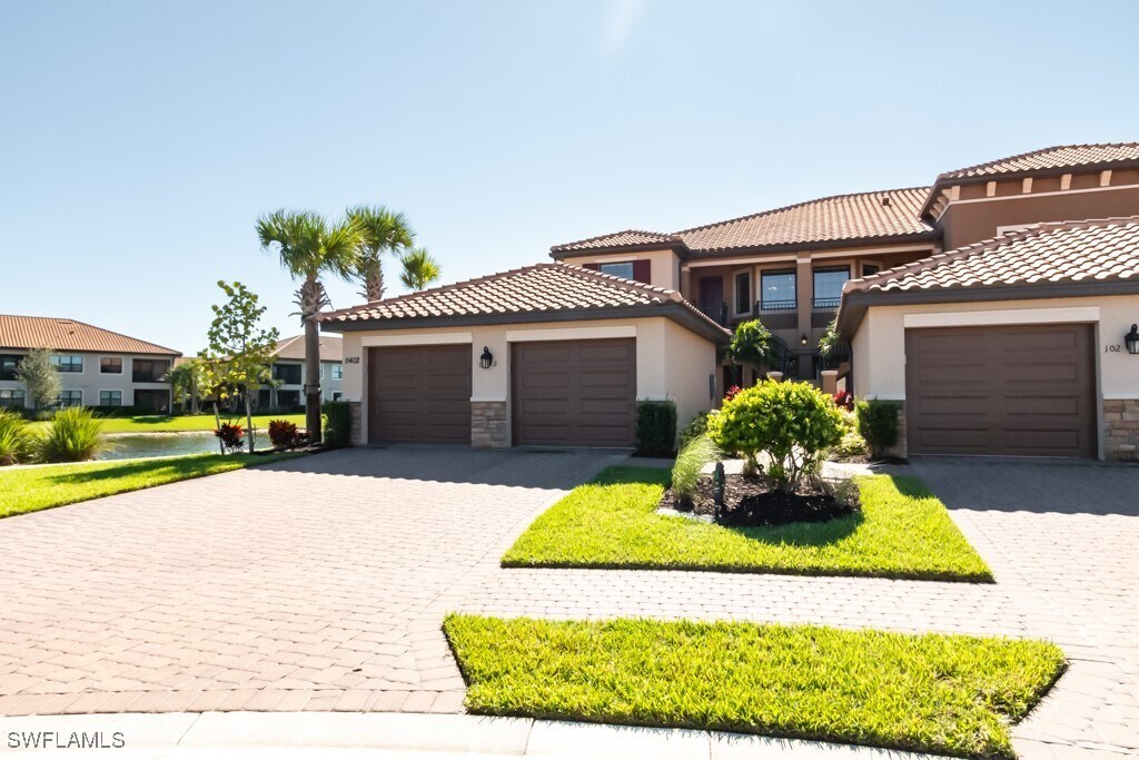9402 Pocida Ct in Naples, FL - Building Photo