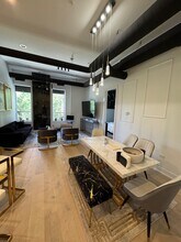 77 W Chestnut St in Chicago, IL - Building Photo - Building Photo