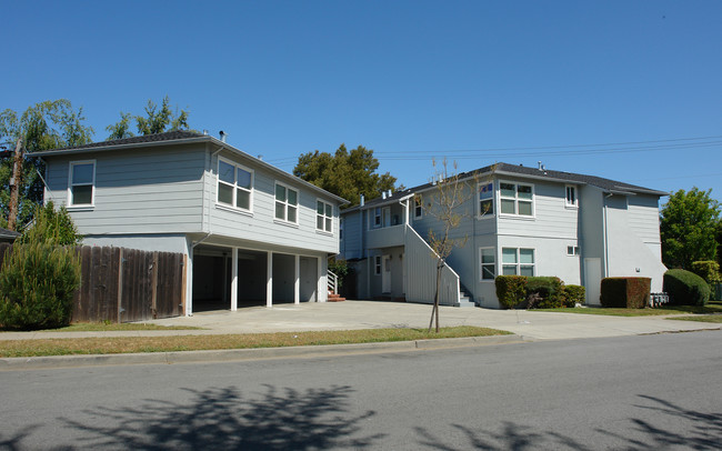 604 Trenton Way in Burlingame, CA - Foto de edificio - Building Photo