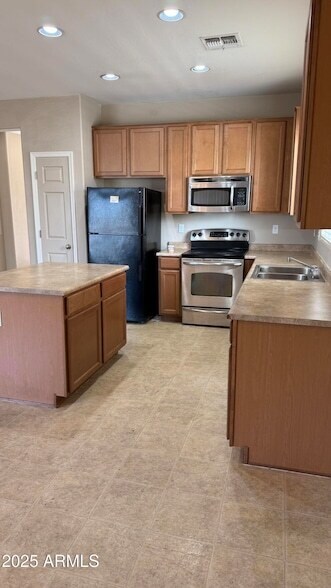 10004 W Raymond St in Tolleson, AZ - Building Photo - Building Photo