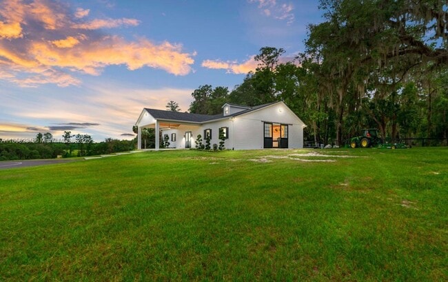 property at 20925 NW 100th Avenue Rd