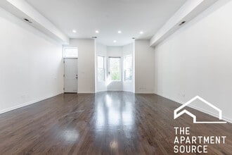 2113 N Campbell Ave, Unit 1 in Chicago, IL - Foto de edificio - Building Photo