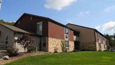 375 N Main St in Bellville, OH - Building Photo - Building Photo