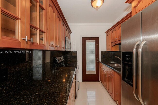 1560 NE 127th St, Unit 113 in North Miami, FL - Foto de edificio - Building Photo