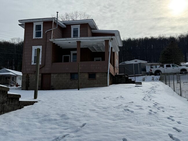 713 N 8th Ave in Paden City, WV - Building Photo - Building Photo