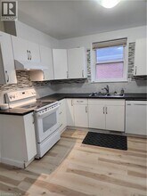 25 W 4th St in Hamilton, ON - Building Photo - Building Photo