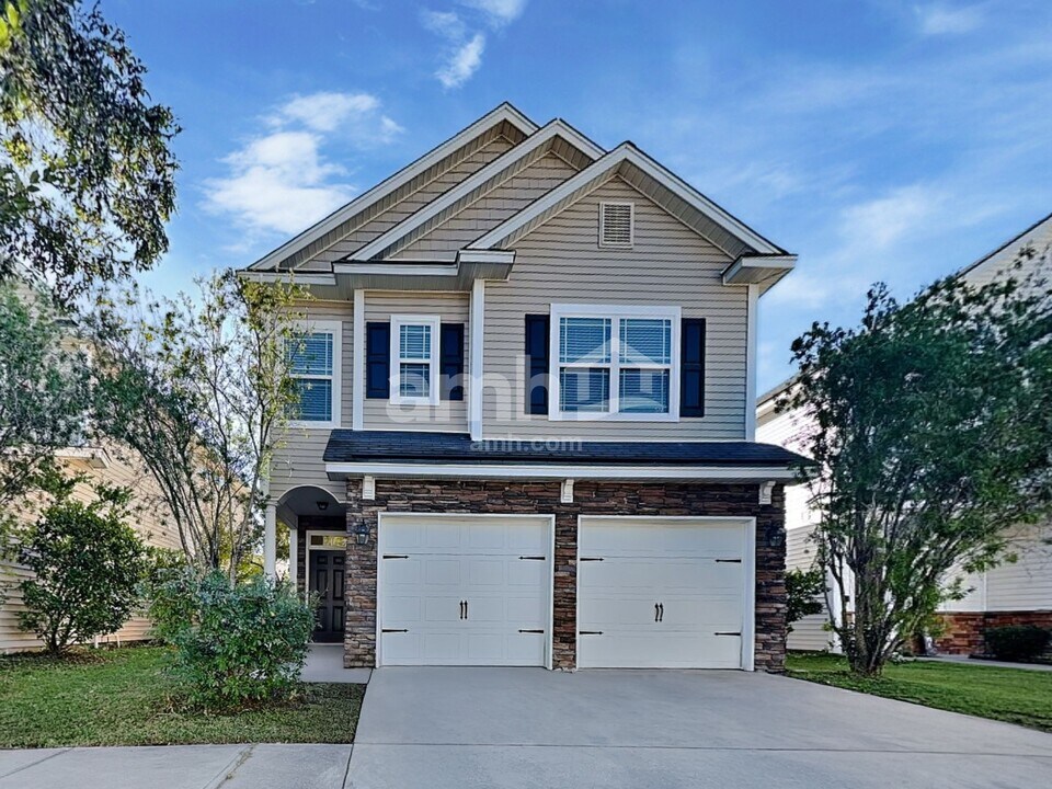 35 Summer Hill Ct in Richmond Hill, GA - Building Photo