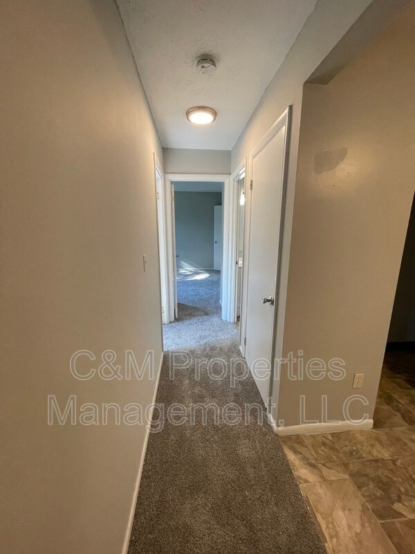 1120 King Louis Ct in Cincinnati, OH - Building Photo - Building Photo