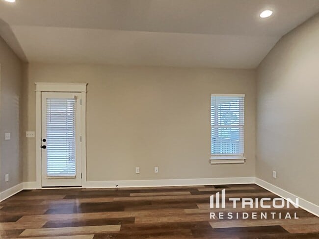 215 Tucker Trice Blvd in Lebanon, TN - Building Photo - Building Photo