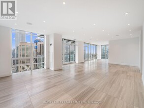 825-PH825 Church St in Toronto, ON - Building Photo - Building Photo
