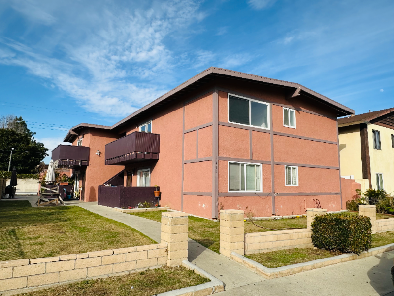 7721 Amberleaf Cir-Unit -3 in Huntington Beach, CA - Building Photo