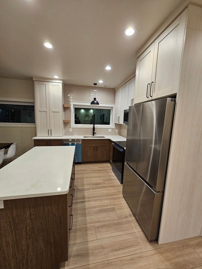 156 E 2nd S in Rexburg, ID - Building Photo - Building Photo