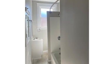 2823 Glendora Ave in Cincinnati, OH - Building Photo - Building Photo