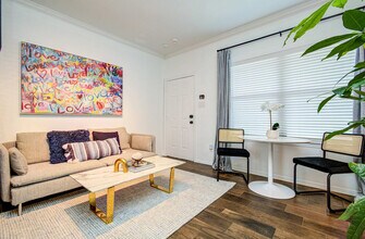 2617 Yale St in Houston, TX - Foto de edificio - Building Photo