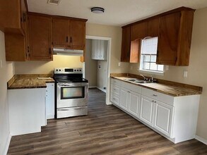 5063 Camelot Dr W in Mobile, AL - Building Photo - Building Photo