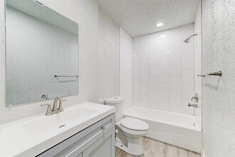 1530 W Donovan St in Houston, TX - Building Photo - Building Photo