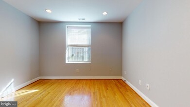 219 T St NE-Unit -103 in Washington, DC - Building Photo - Building Photo