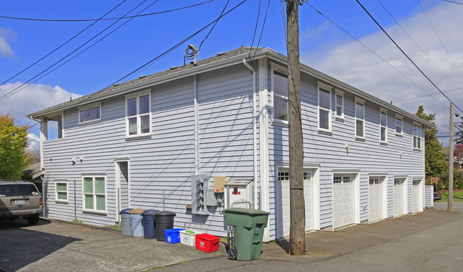 1901 Grand Ave in Everett, WA - Foto de edificio - Building Photo