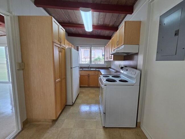 1604 Hoolana St in Pearl City, HI - Building Photo - Building Photo