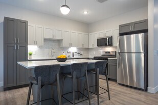 The Summit at Harvey Townhomes in Muskegon, MI - Building Photo